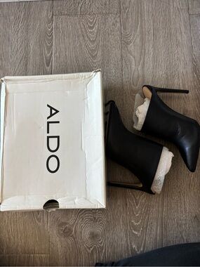 ALDO NWTB Leather pointed toe High Heel Mules size 7